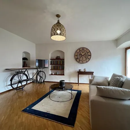 Losone: Casa Lussi * ロゾネ